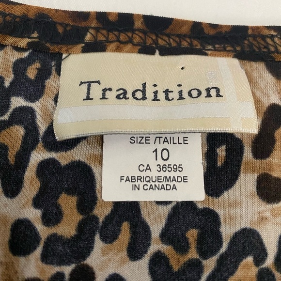Tradition women 3/4 sleeves leopard print V neckline soft lightweight blouse 10 - Picture 2 of 9